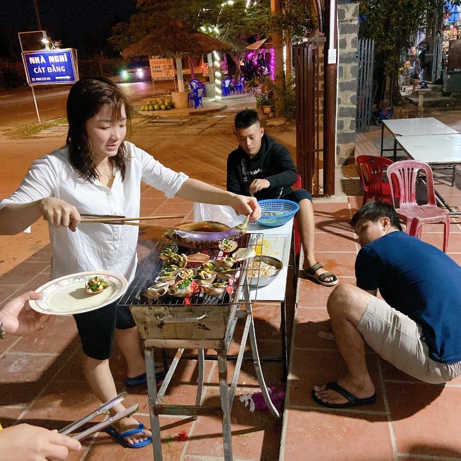 Nha Nghi Cat Dang Ho Tram Hotel Exterior photo